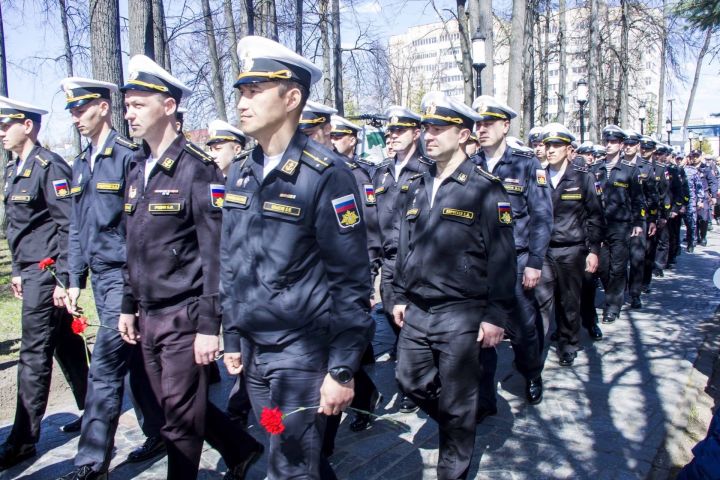 В Парке Победы установили памятную доску зеленодольцам, погибшим в ходе СВО на Украине