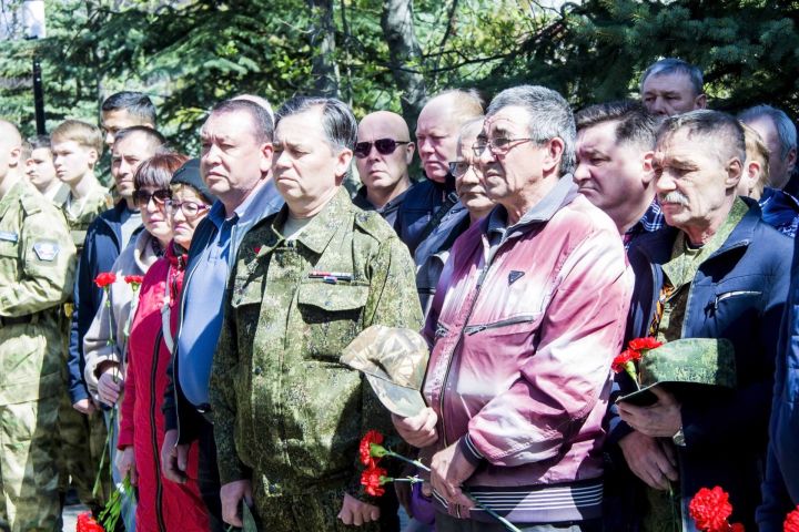 В Парке Победы установили памятную доску зеленодольцам, погибшим в ходе СВО на Украине