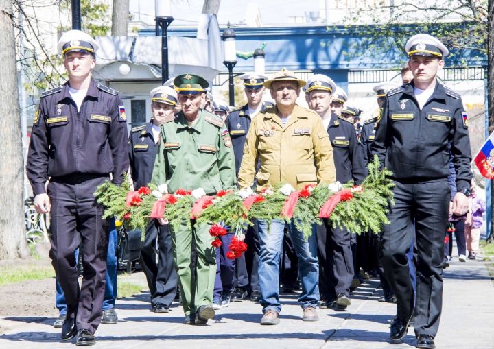 В Парке Победы установили памятную доску зеленодольцам, погибшим в ходе СВО на Украине