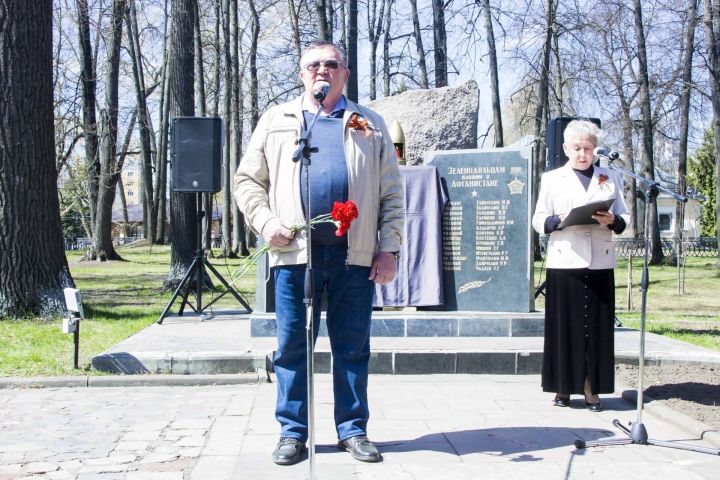 В Парке Победы установили памятную доску зеленодольцам, погибшим в ходе СВО на Украине