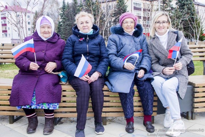 «Мы вместе! Без бергэ!» В марафоне «Za Россию» приняли участие  около двух тысяч зеленодольцев