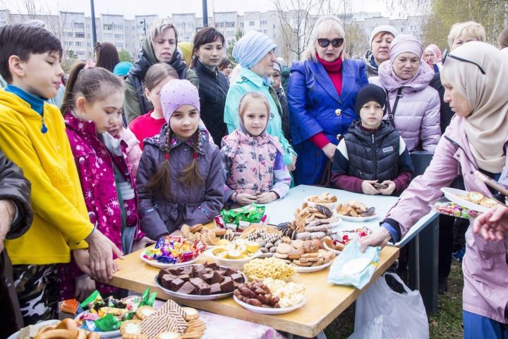 Почти 4000 зеленодольцев побывали на празднике Ураза байрам в парке «Березовая роща»