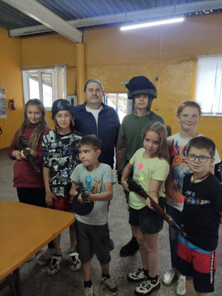 Зеленодольский центр «Форпост» провел урок мужества для детей летнего оздоровительного лагеря