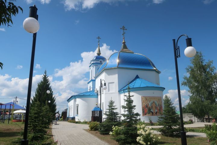В селе Ильинское освятили местный храм