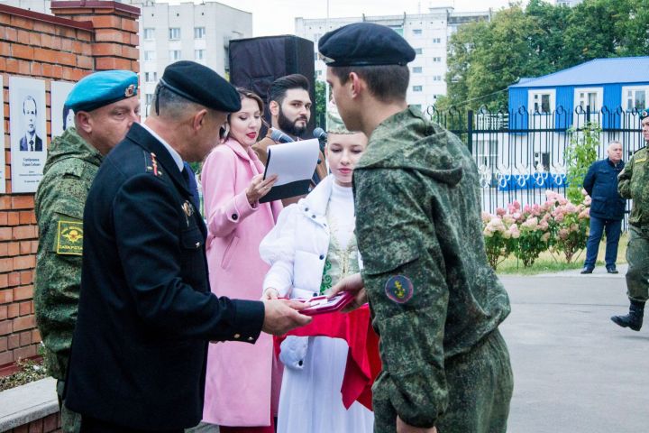 Традиционно на День города в Зеленодольске чествовали жителей и обновили Доску почёта