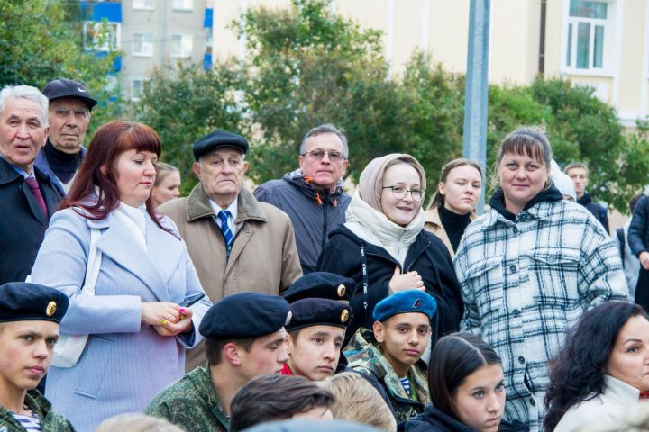 Традиционно на День города в Зеленодольске чествовали жителей и обновили Доску почёта