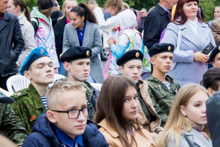 Традиционно на День города в Зеленодольске чествовали жителей и обновили Доску почёта