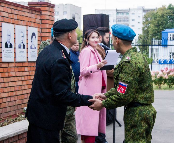 Традиционно на День города в Зеленодольске чествовали жителей и обновили Доску почёта