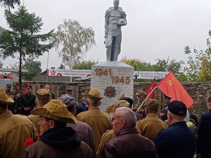 В селе Кугушево открыли памятник воинам-интернационалистам