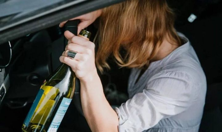 38-летнюю жительницу Зеленодольска четырежды задерживали пьяной за рулем
