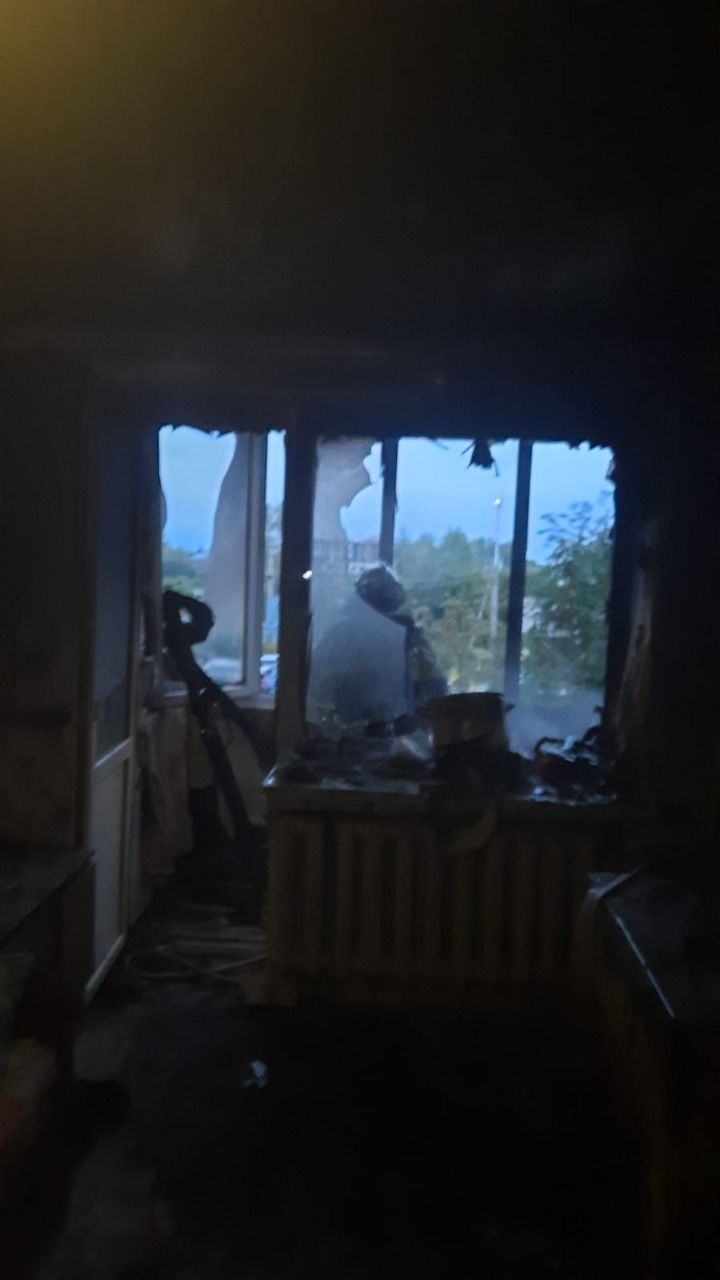 В поселке Васильево пожарные спасли 93-летнюю жительницу