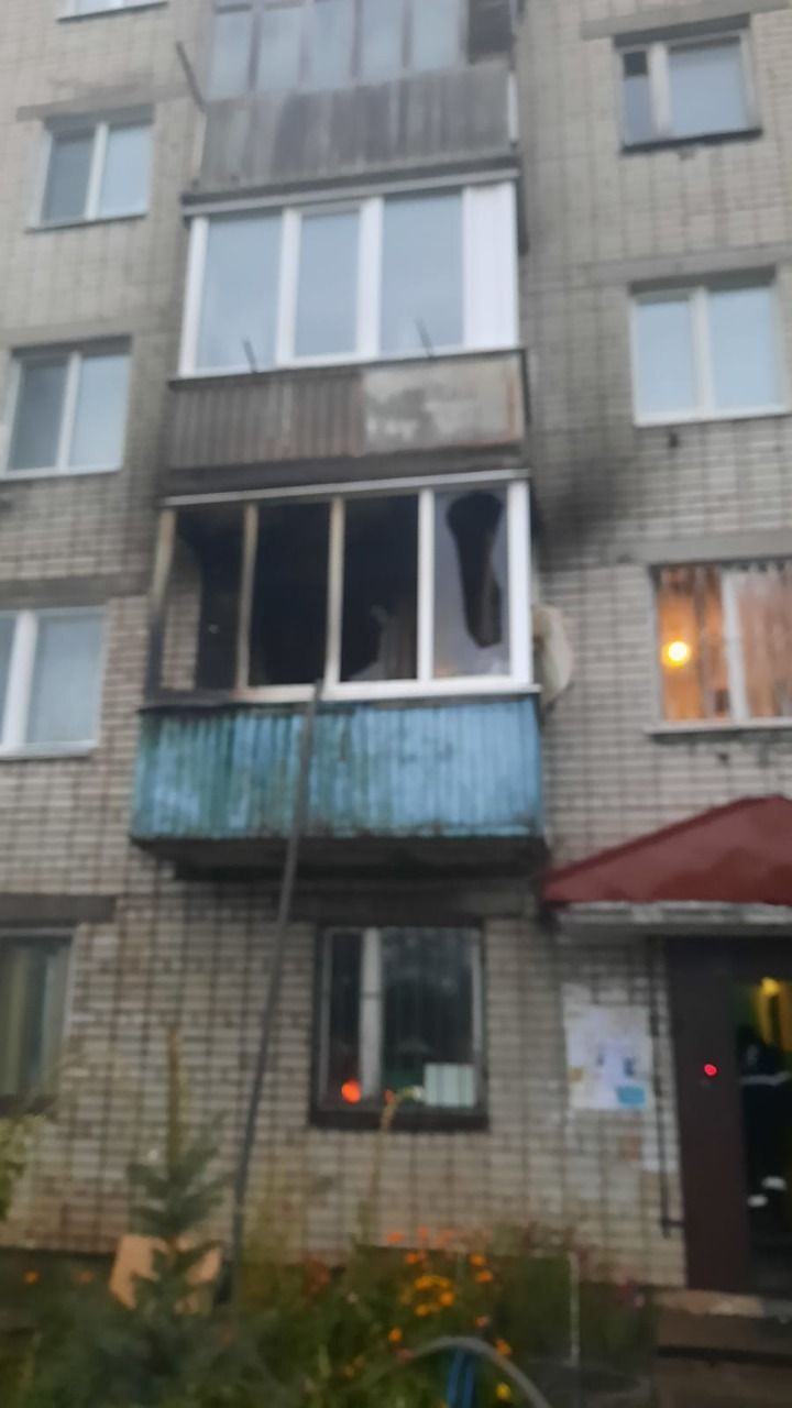 В поселке Васильево пожарные спасли 93-летнюю жительницу