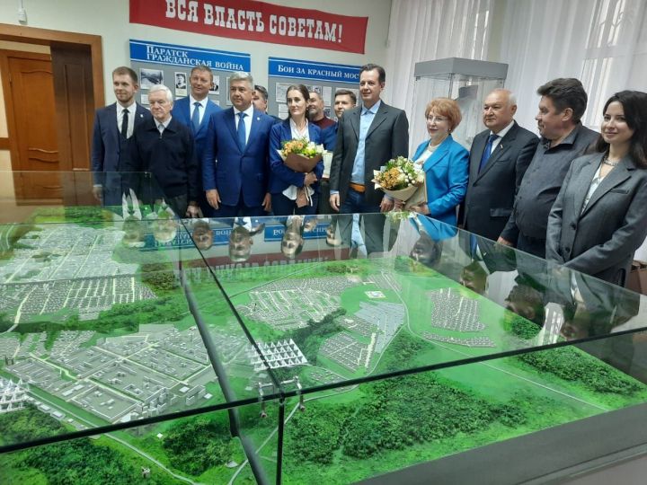 В Зеленодольске на День города торжественно открыли макет города