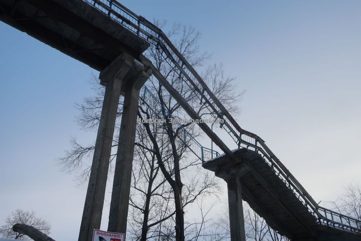 Действительно ли, что резкий перепад температур стал причиной обрушения лестницы к заводу им.Горького
