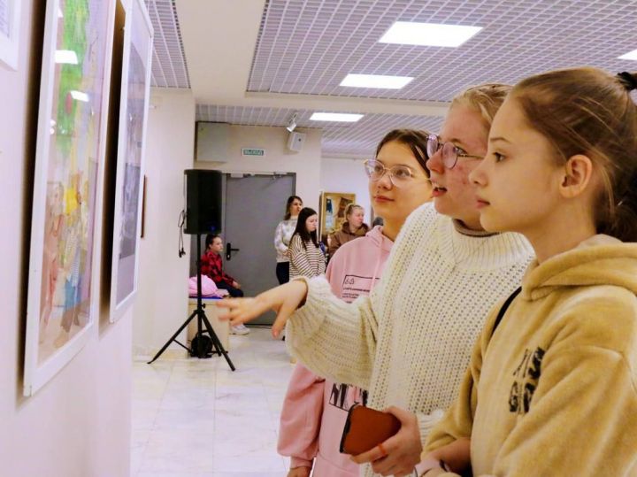 Художественная Галерея 8 января представила выставки «Рождественское чудо» и «Колокола России»