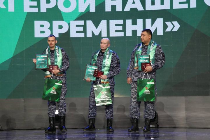 В Казани отметили патрульный экипаж Зеленодольского отдела вневедомственной охраны