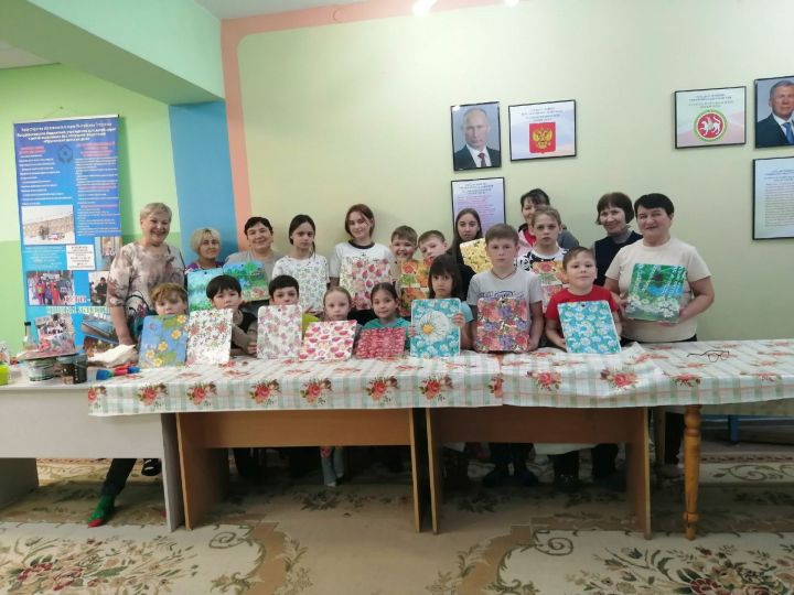 В Нурлатах начала работу «Бабушкина школа»