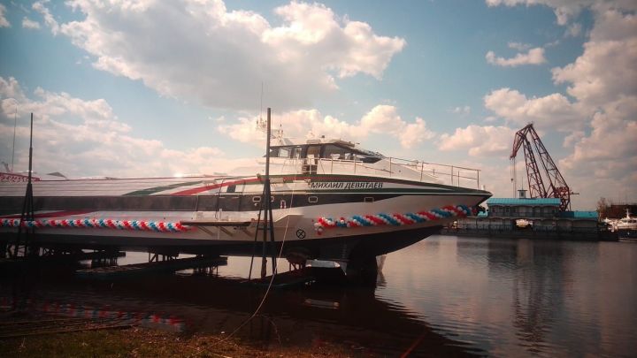 Торжественная церемония спуска на воду скоростного пассажирского судна прошла на заводе имени Горького