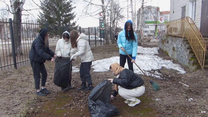 На городском субботнике собрали 800 мешков мусора