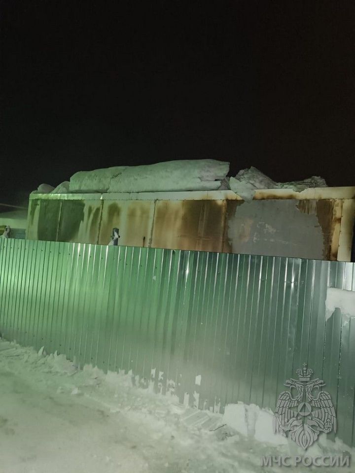 В Зеленодольском районе сгорел гараж вместе с квадроциклом