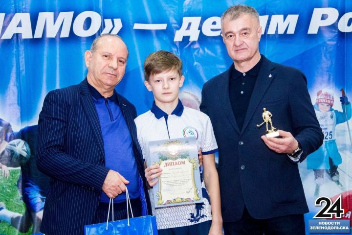 СК «Маяк». Всероссийский турнир по хоккею на траве среди юношей