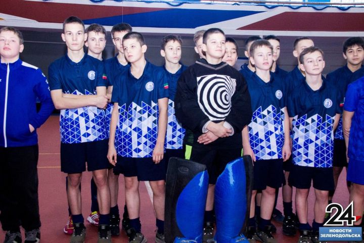 СК «Маяк». Всероссийский турнир по хоккею на траве среди юношей