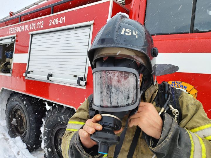 Пожарные провели тренировку на хлебоприемном пункте в Нижних Вязовых