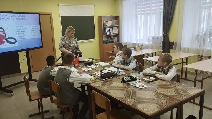 Благодаря нацпроекту «Образование» в школах Зеленодольского района улучшается оснащение