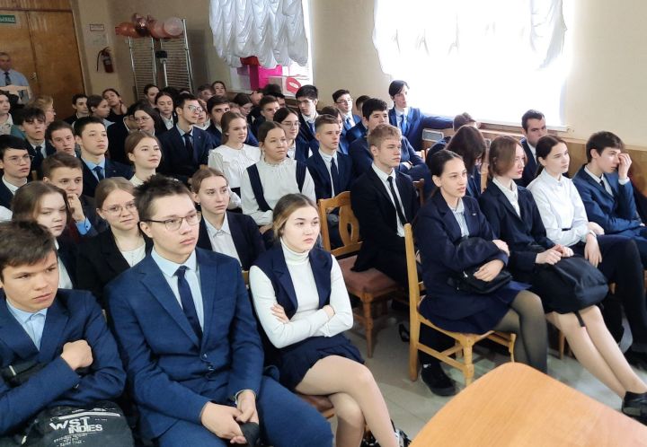 Ректор Университета Иннополис Александр Гасников в Зеленодольске встретился со старшеклассниками гимназии №3
