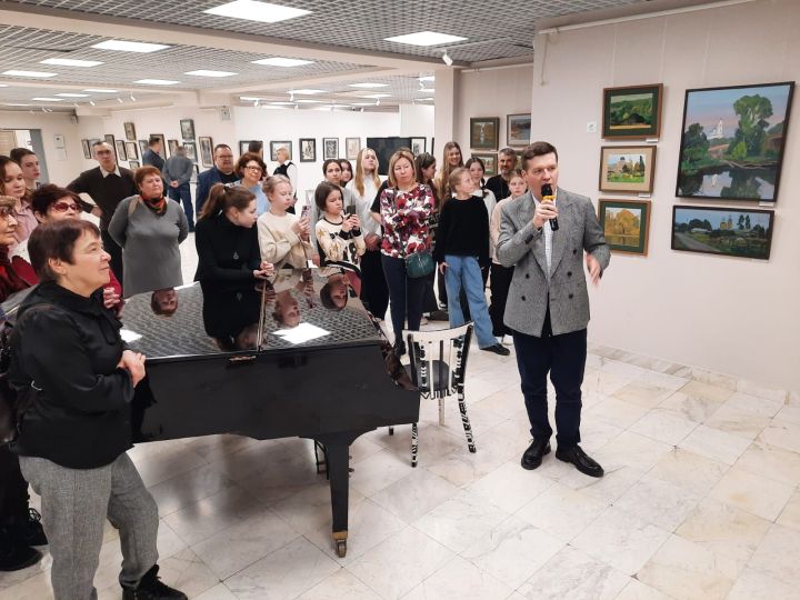 «Грани» - так называется открывшаяся выставка зеленодольского художника Сергея Царева