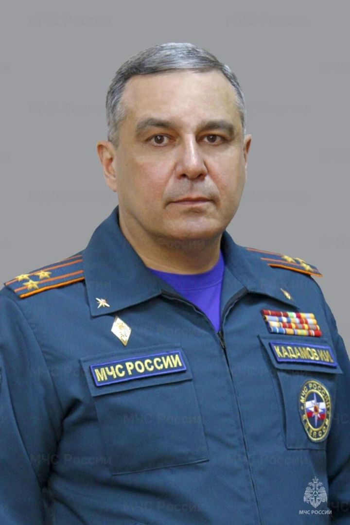 Ирек Кадамов, врио главы ГУ МЧС РФ по РТ, обратился с поздравлениями к коллегам с Днём пожарной охраны