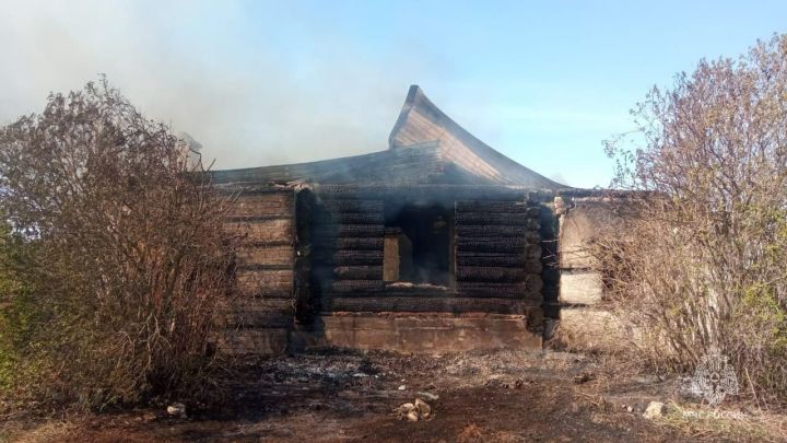 На пожаре в Зеленодольском районе погиб мужчина