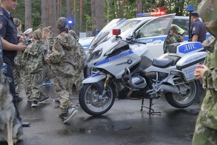 В селе Ильинское на территории детского лагеря «Мечта» проходят ХХ республиканские военно-спортивные сборы