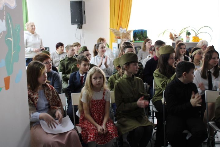 В библиотеке села Бело-Безводное состоялся конкурс декламаторов «Жизнь люби, люби Отчизну...»