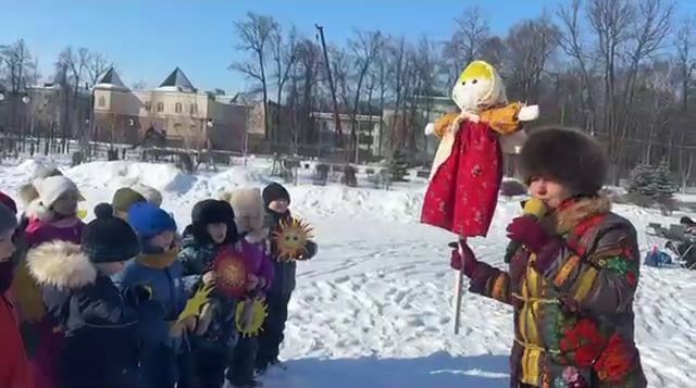 В парке «Авангард» стартовали игровые масленичные программы «Ясно солнышко»