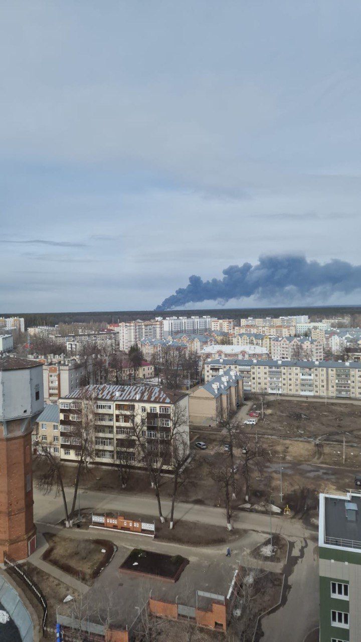 В Марий Эл горит завод по производству поролона