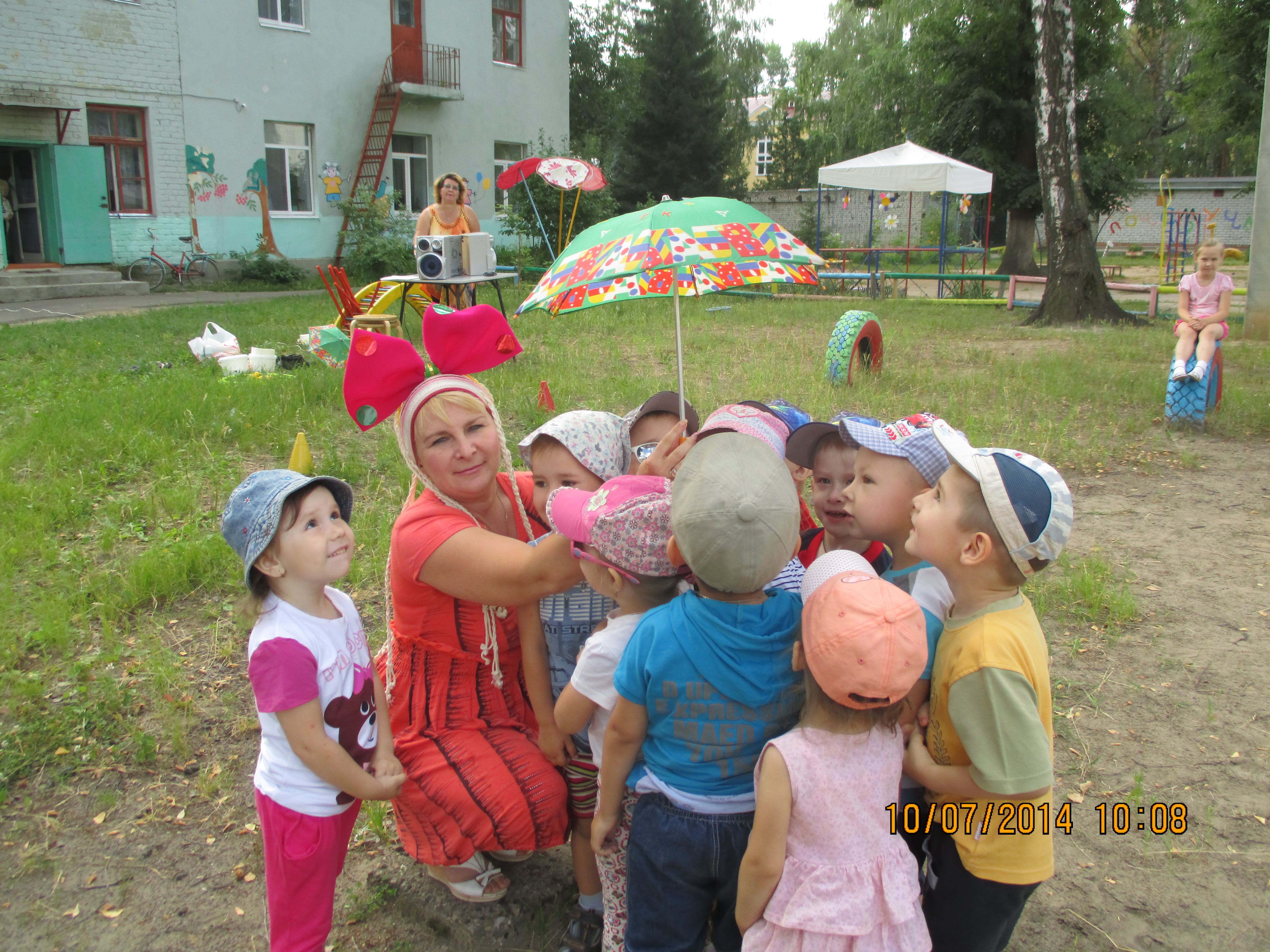 Ходили в детский садик мы много. Посёлок Леженский Приреченский детский сад старшая группа.