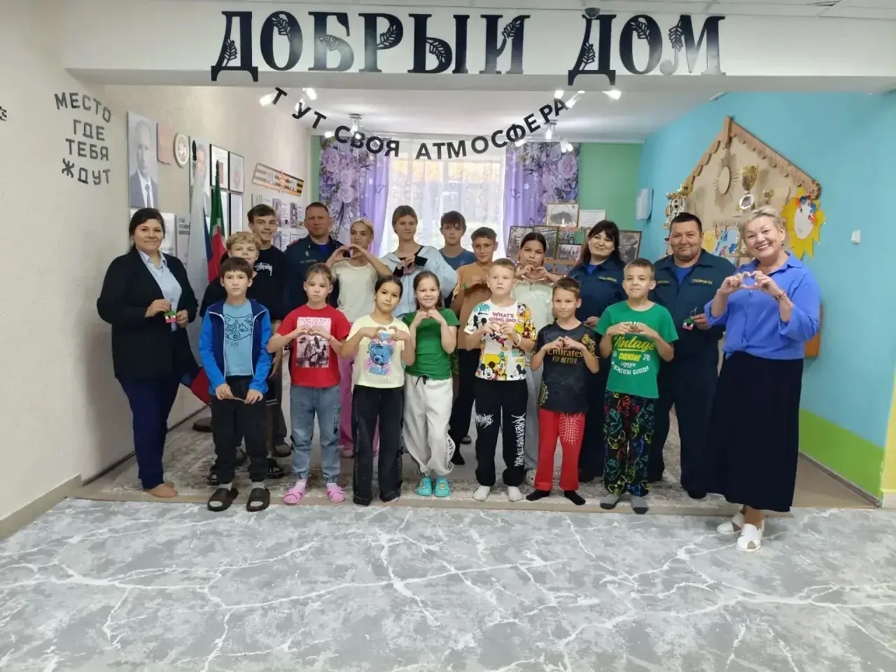 Специалисты разъяснили ребятам алгоритм действий при возникновении возгорания, правила вызова экстренных служб и недопустимость игр с огнем