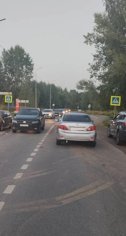 Кроссовер на полном ходу сбил двоих мужчин