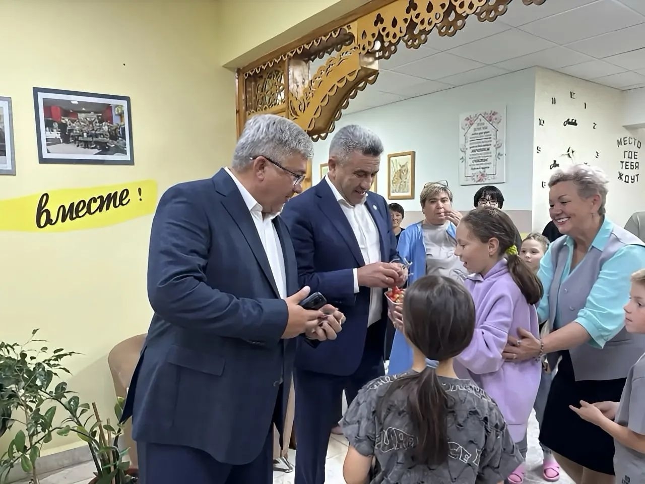 Министр образования Татарстана и глава Зеленодольского района пообщались с ребятами