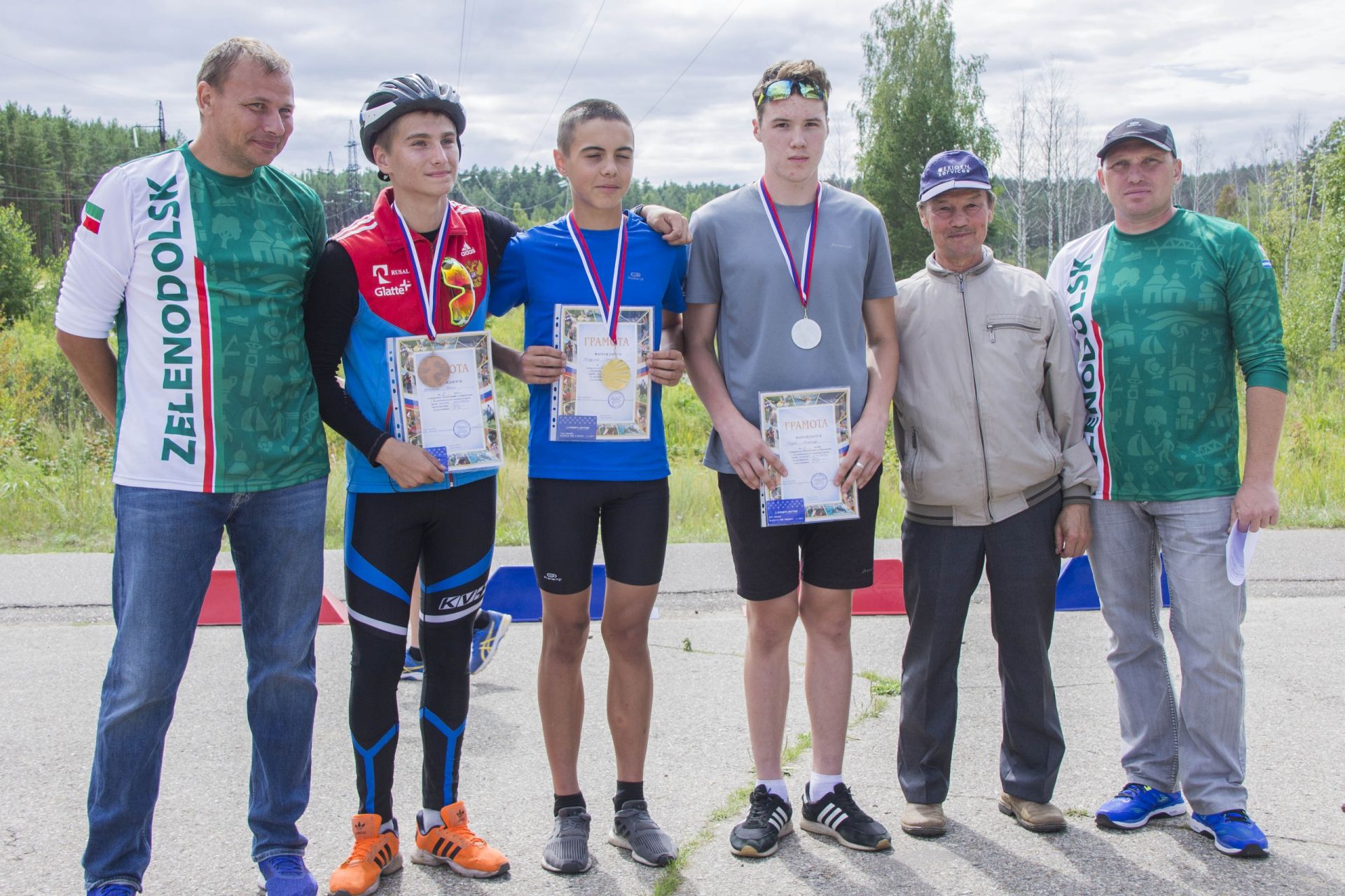 Олимпийский призер Андрей Ларьков принял участие в Чемпионате по гонкам на лыжероллерах на "Маяке"