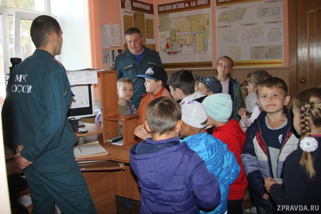 День первоклассника: В гости к огнеборцам пришли юные зеленодольцы