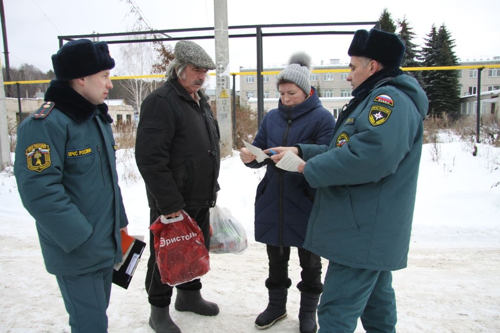 Сотрудники противопожарной службы в Зеленодольском районе усиливают профилактическую работу