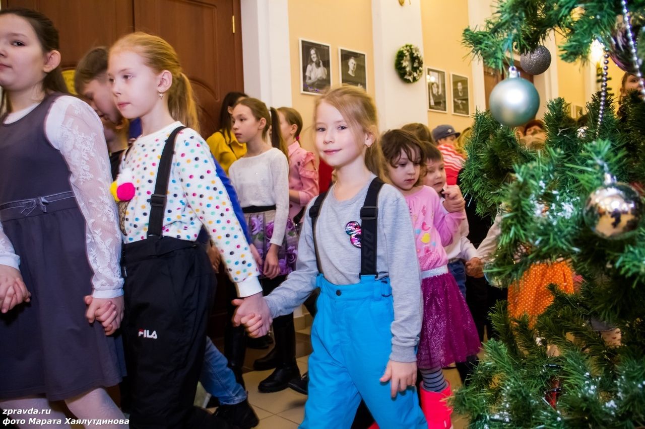 Первая новогодняя елка прошла  при полном аншлаге на сцене Зеленодольского музыкального театра «Родина»