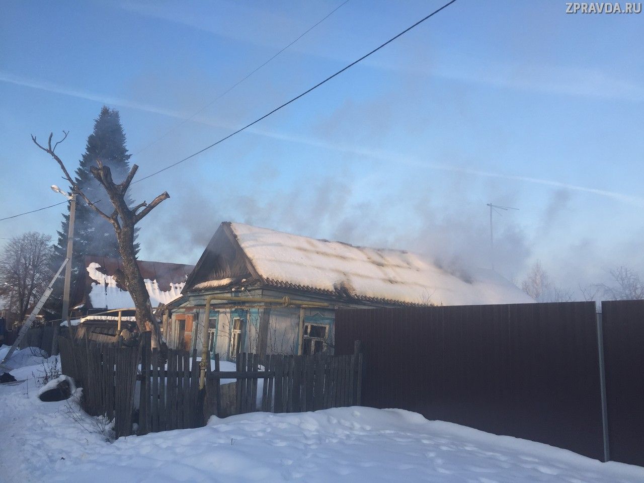 Хозяина частного дома в Зеленодольске спасли на пожаре