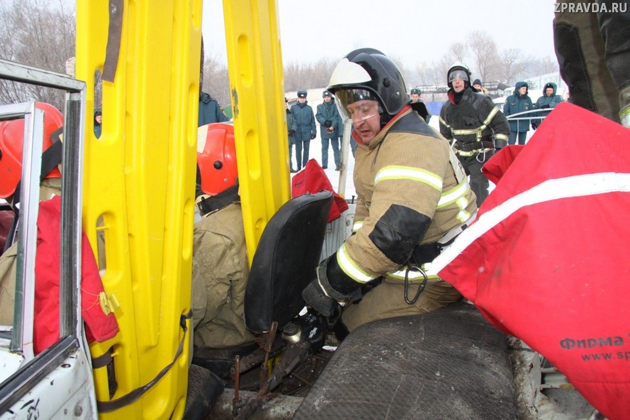 В Зеленодольске провели соревнования по проведению аварийно-спасательных работ при ДТП
