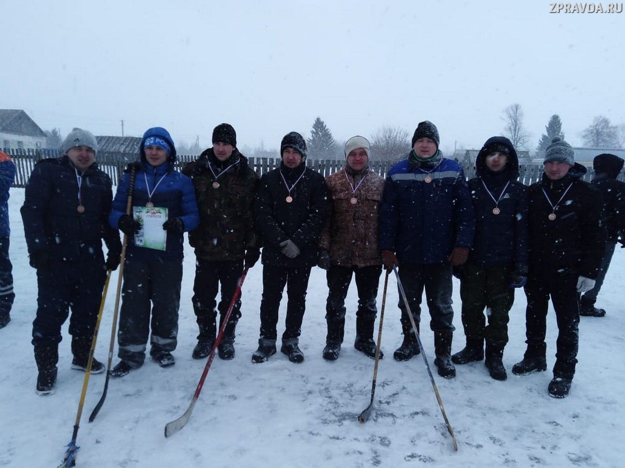 В Кугушевском сельском поселении 23 февраля отметили традиционно турниром по хоккею с мячом