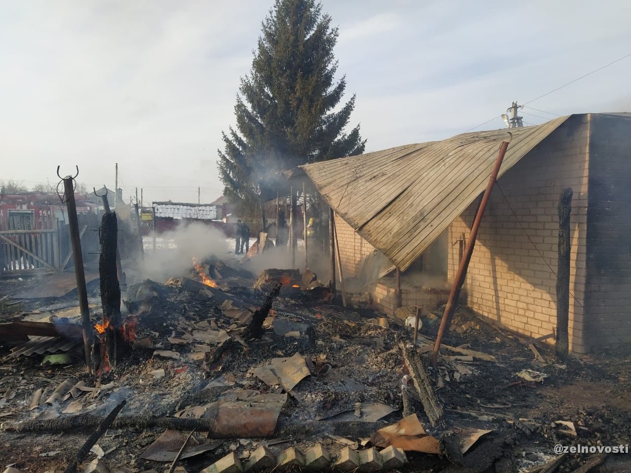 На пожаре в деревне Протопоповка один мужчина погиб и один получил серьезные ожоги