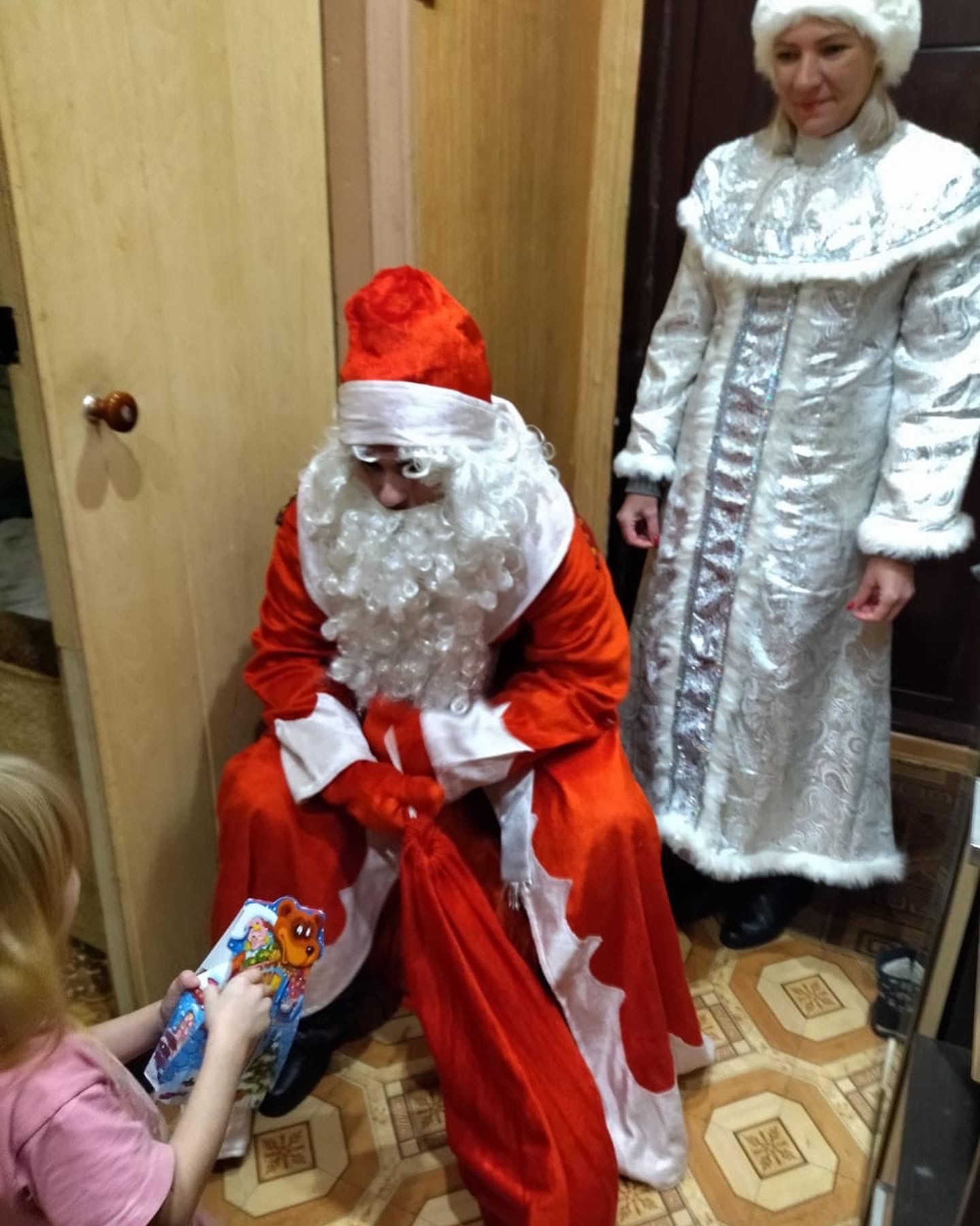 В Васильево «Полицейский Дед Мороз» поздравил детей из неблагополучных семей с наступающим Новым годом