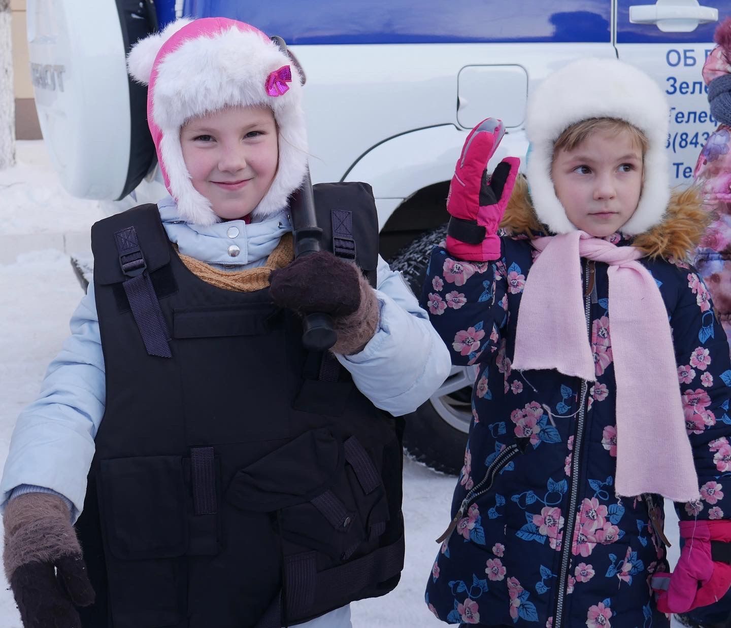 Полицейский Дед Мороз и Снегурочка посетили социальный приют «Гнездышко»